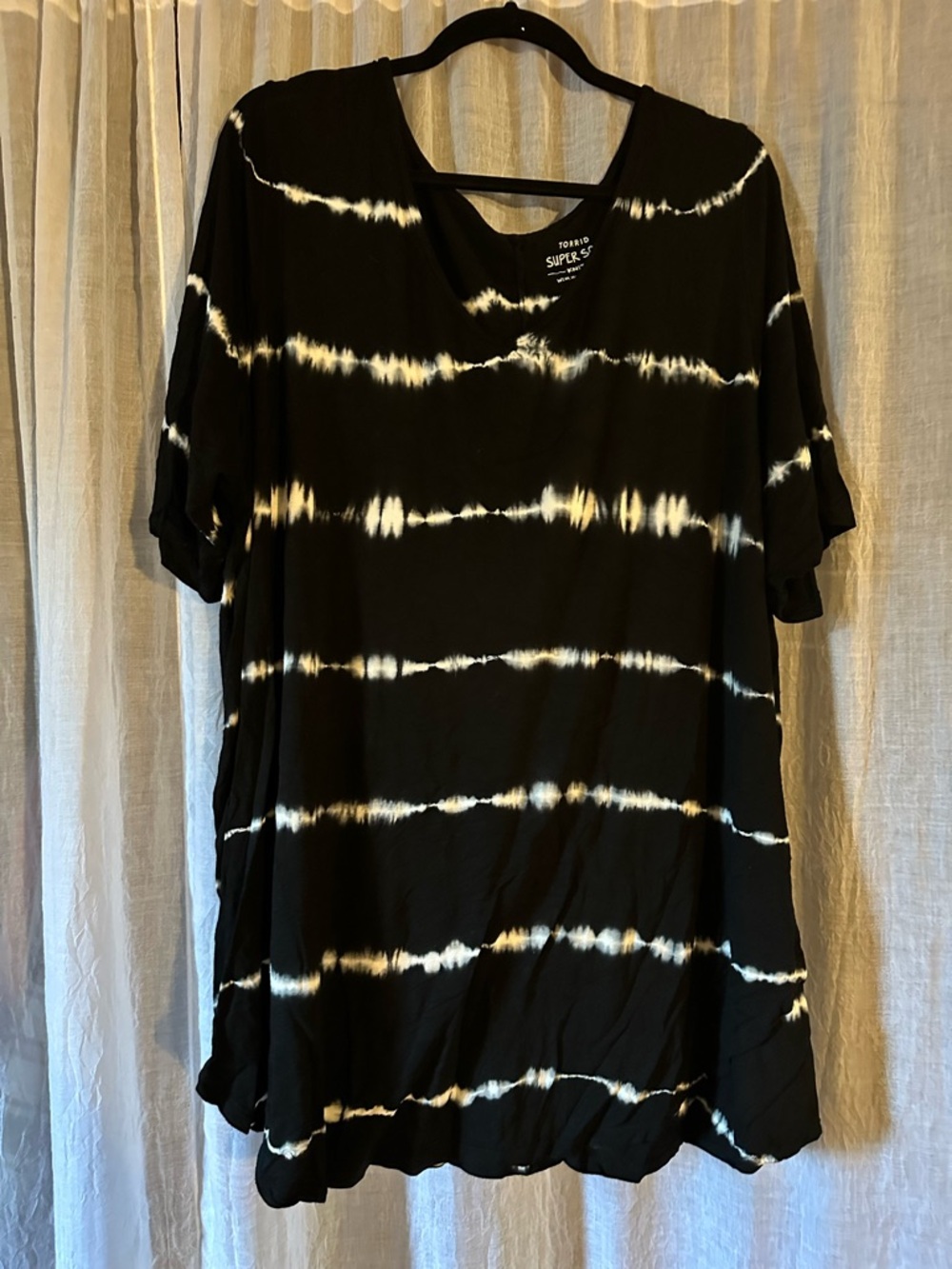 torrid Black & White Tie-Dye V-Neck Tunic